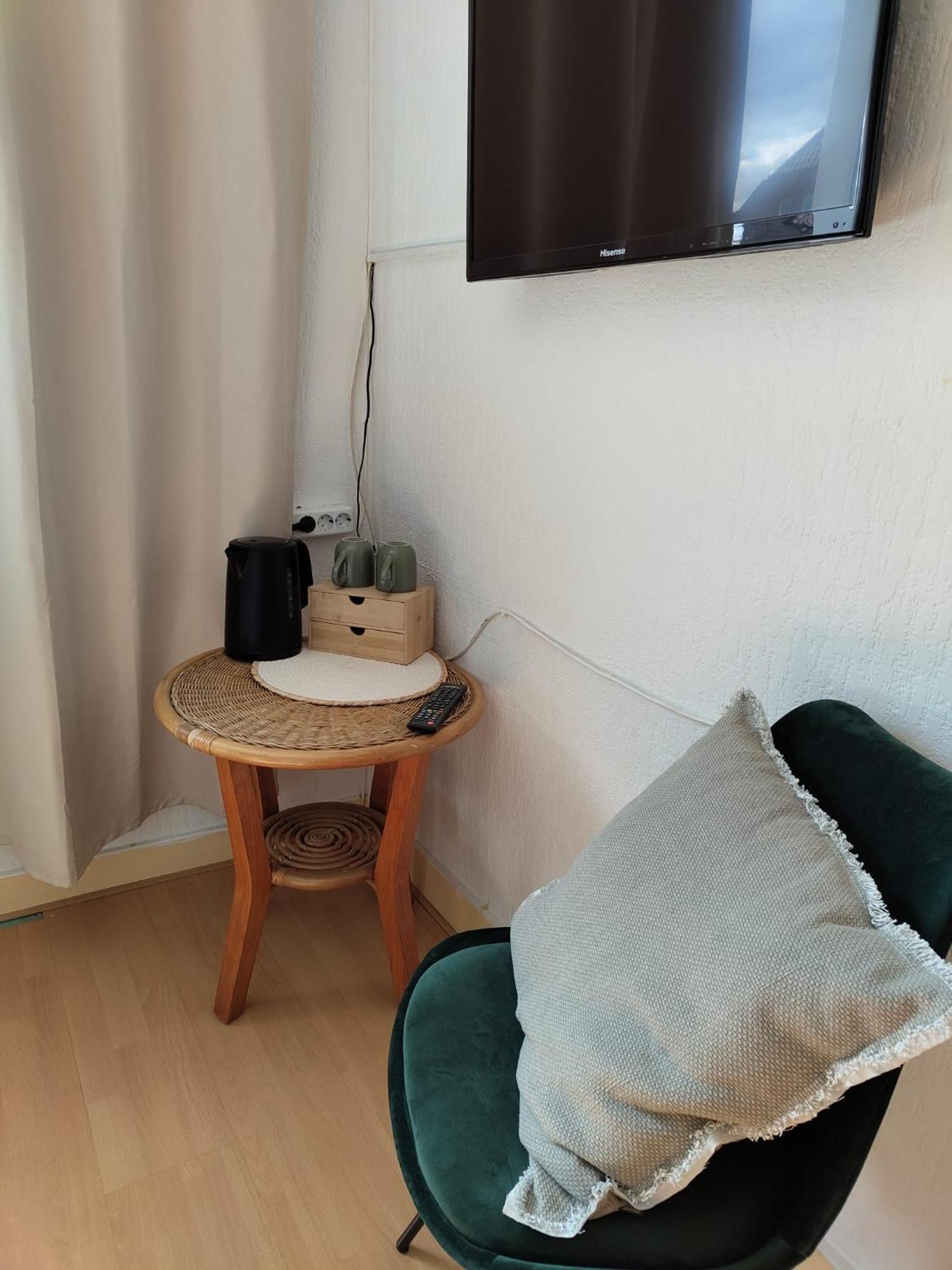 Guesthouse - Weeze Rooms Bagian luar foto