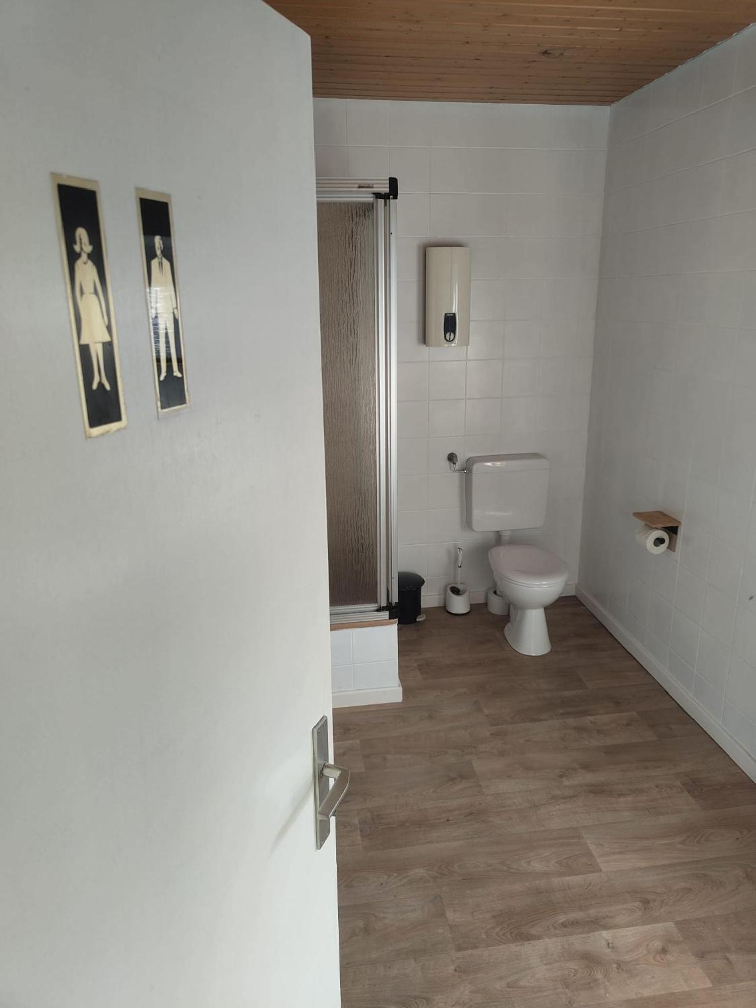 Guesthouse - Weeze Rooms Bagian luar foto