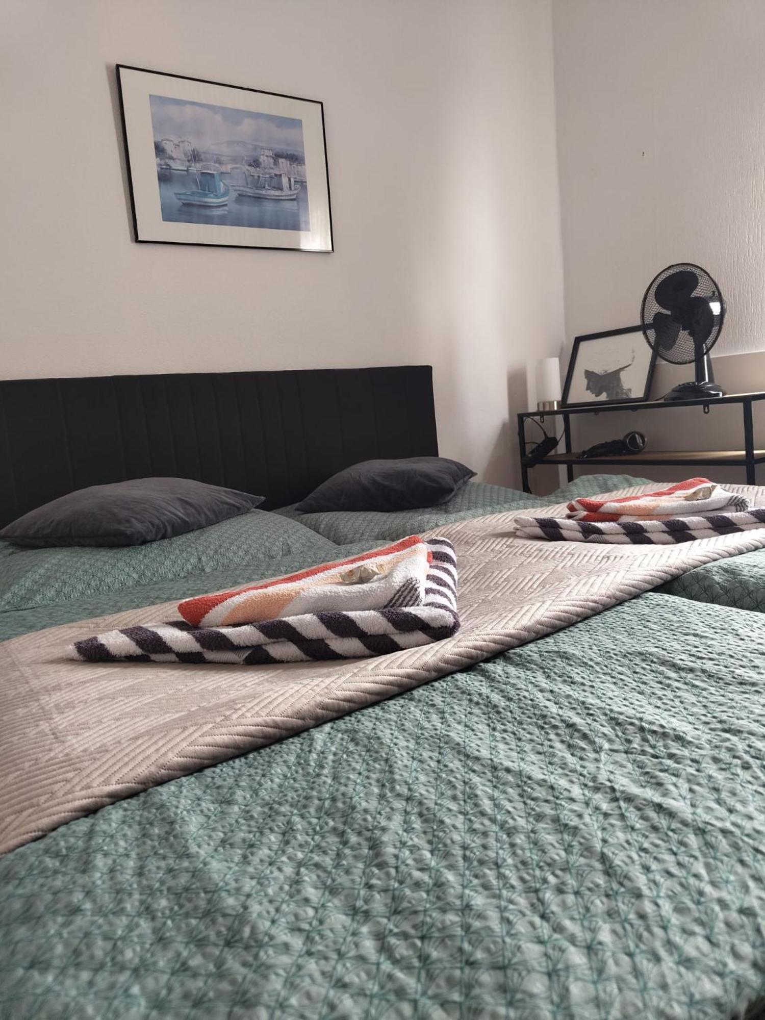 Guesthouse - Weeze Rooms Bagian luar foto