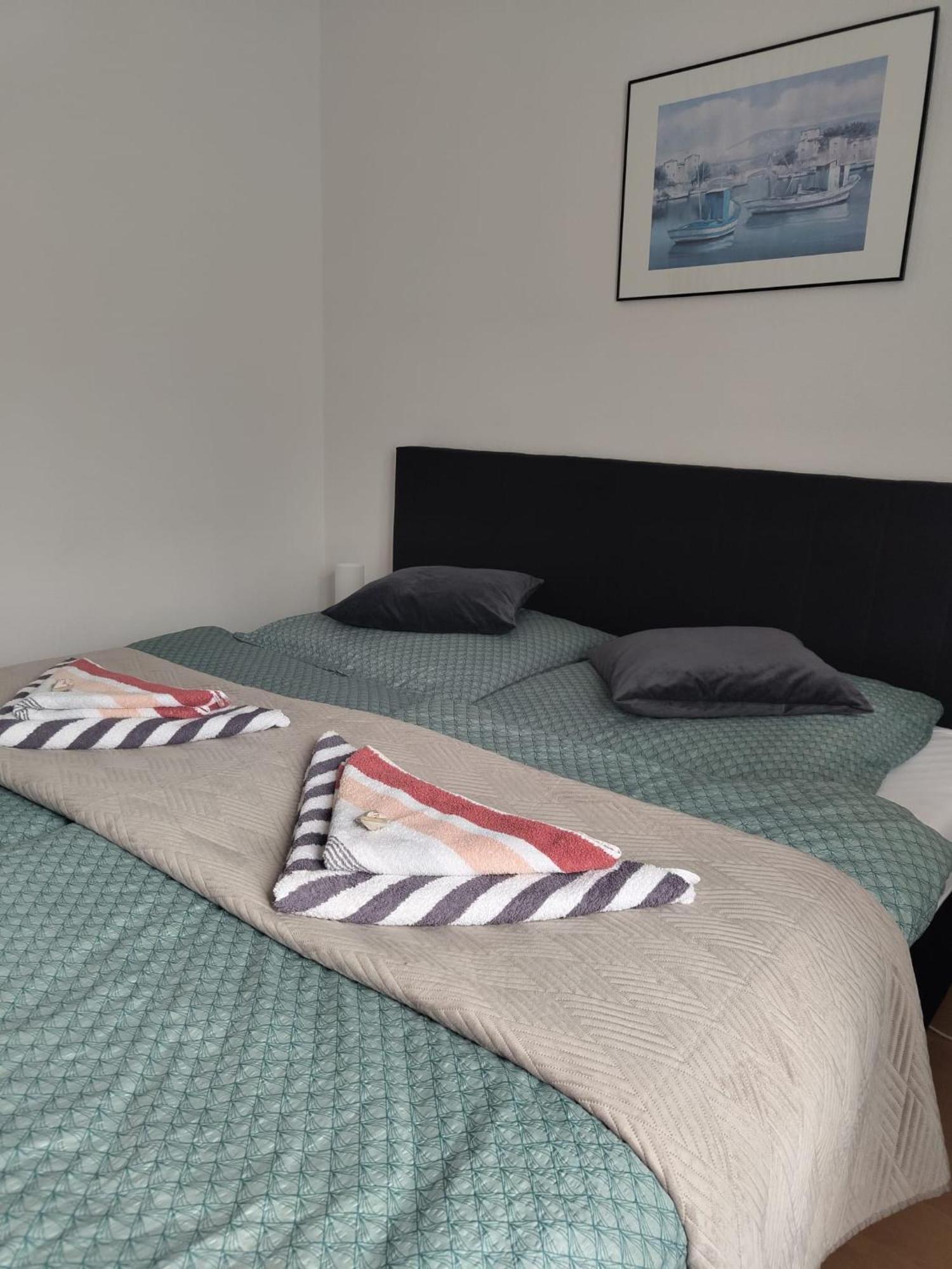 Guesthouse - Weeze Rooms Bagian luar foto